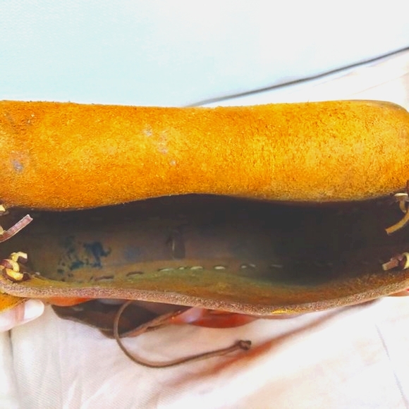 Vintage  PURSE LEATHER hobo tooled shoulder bag  for "Susan". late 60's- 70 - Picture 13 of 14